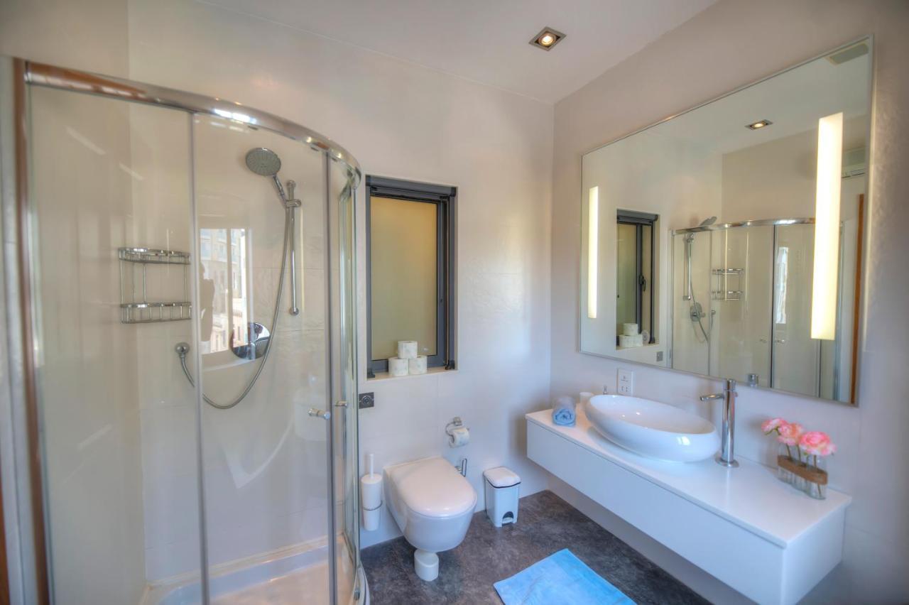 Bright And Spacious 3 Bedroom Apartment With Breathtaking Views - Goslm-5 Sliema Exteriér fotografie