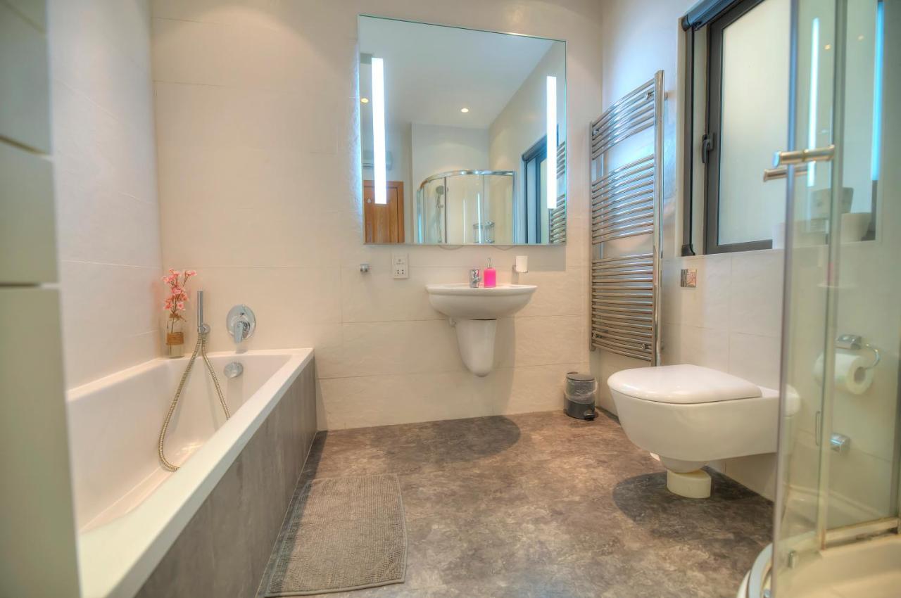 Bright And Spacious 3 Bedroom Apartment With Breathtaking Views - Goslm-5 Sliema Exteriér fotografie